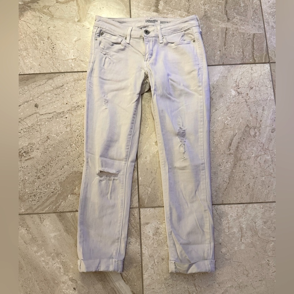 Levi Denizen size 3 Boyfriend cream colored distressed denim